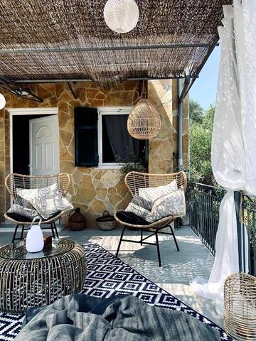 Gîte pour 4 personnes, avec vue et jardin dans Liapádes