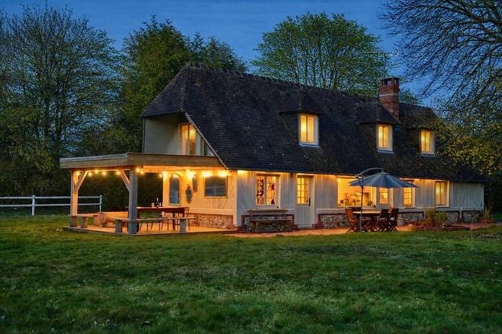 Location de vacances pour 8 personnes, avec jardin à Saint-Philbert-des-Champs