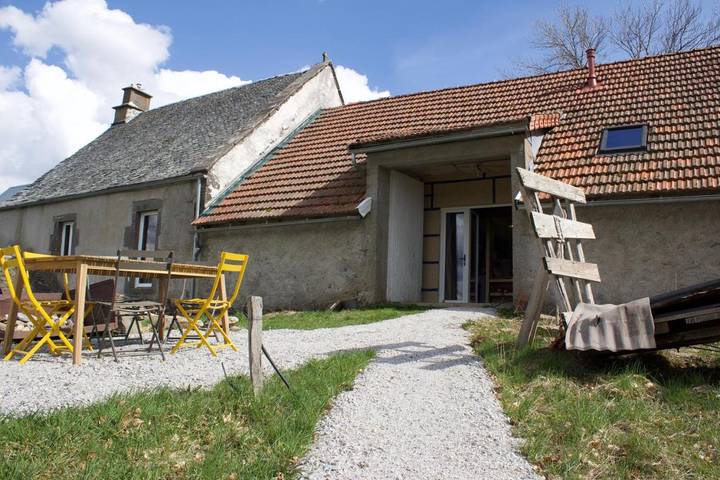 Gîte pour 4 personnes, avec Terrasse ainsi que Jardin et Vue à Chanterelle (homonymie)