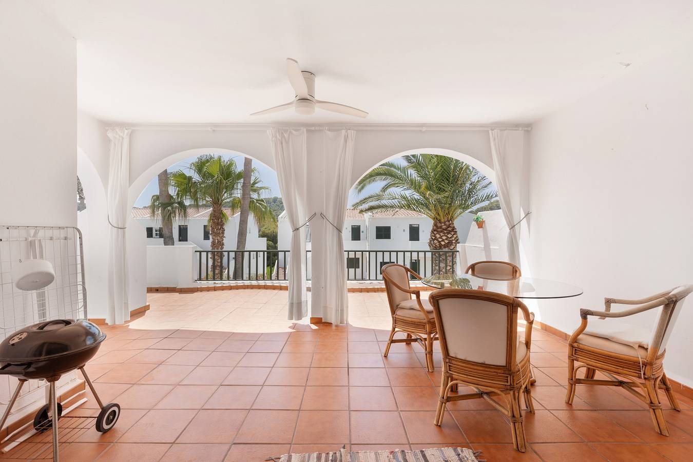 Entire apartment, Apartment 'Albatros 47 Golf' by the Sea and Golf Course with Shared Pool and Wi-Fi in Son Parc, Es Mercadal