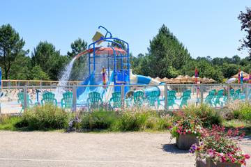 Location De Vacances pour 8 Personnes dans Saint-Julien-en-Born, Région de Dax, Photo 1