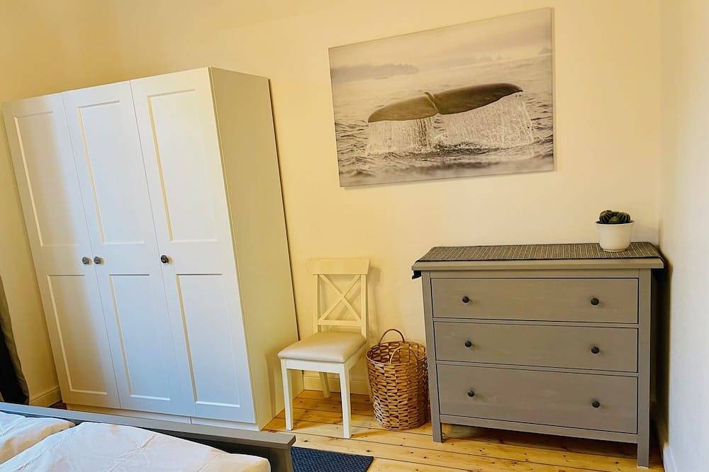 Ganze Wohnung, Furnished apartment with garden use and parking space in Moers, Niederrhein