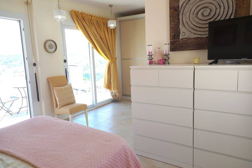 Hervorragend ausgestattet, Villa mit Bar, eigener Pool- und Meerblick, Wlan. in Bodrum, Provinz Muğla