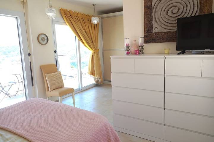 Hervorragend ausgestattet, Villa mit Bar, eigener Pool- und Meerblick, WLAN. in Bodrum, Türkische Ägäis