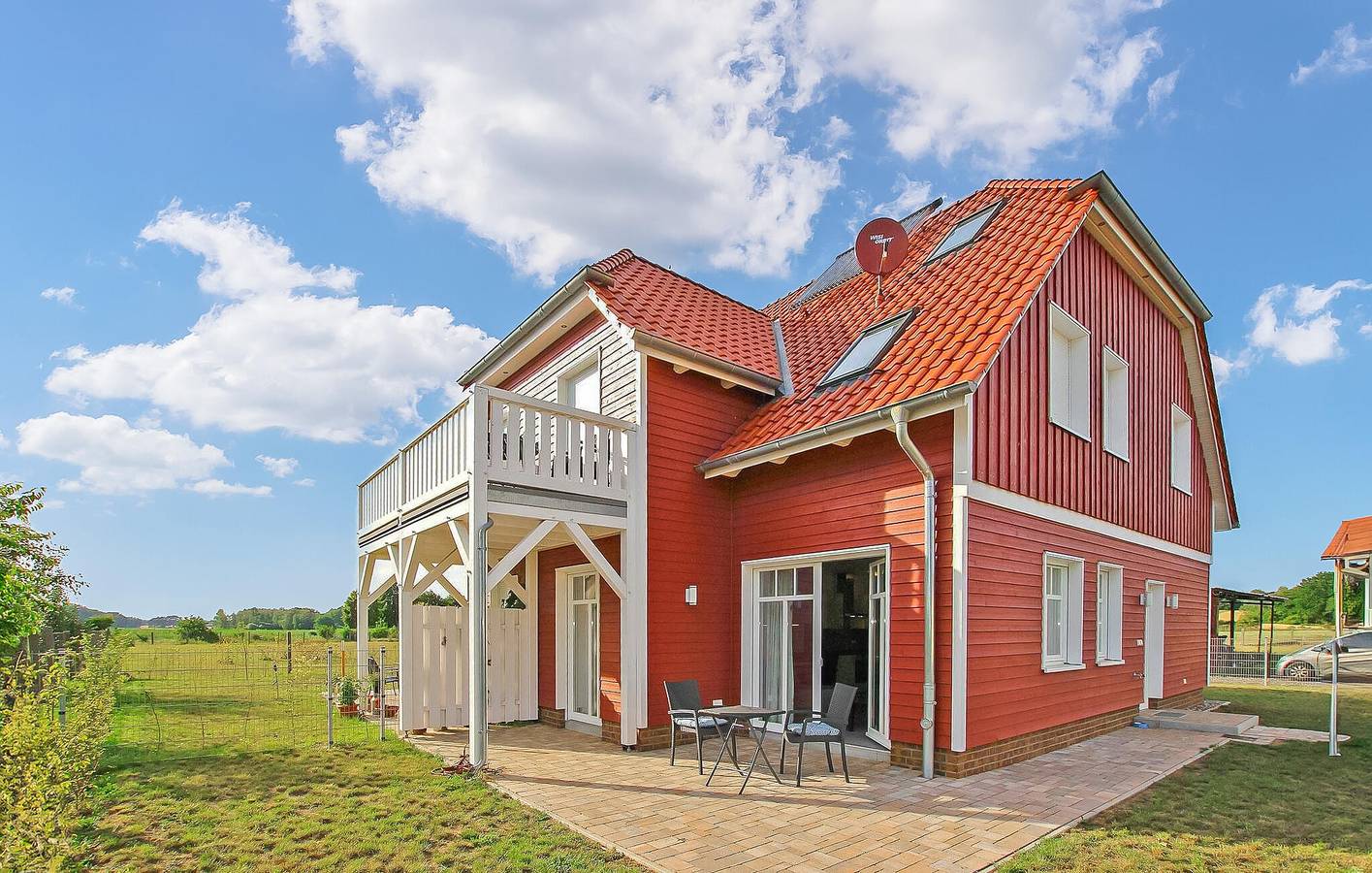 Ganze Ferienwohnung, Sonniger Rückzugsort am Meer mit Parkplatz und Terrasse, 2 km zum Strand in Userin, Mecklenburg-Strelitz