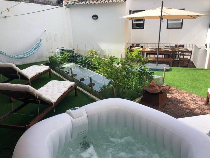 Casa de férias para 8 pessoas, com Jacuzzi e Terraço e ainda Jardim and Vista em Angra do Heroísmo