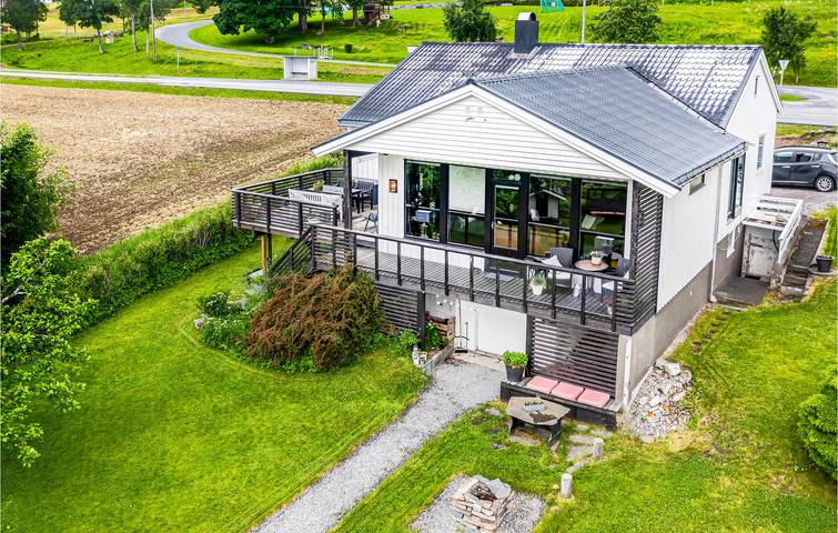 Ferienhaus für 5 Personen, mit Terrasse und Garten in Vestnes