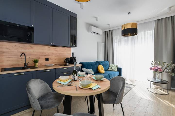 Apartamento entero, Elegant Apartment with Balcony | Private Parking in Poznań, Gran Polonia (región histórica)