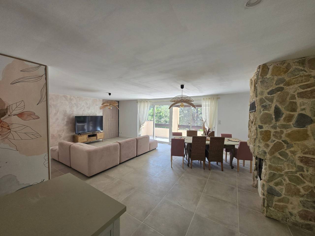 Villa 'House 20' with Shared Pool, Wi-Fi and Air Conditioning in Auriol, Mediterranean Coast (France)