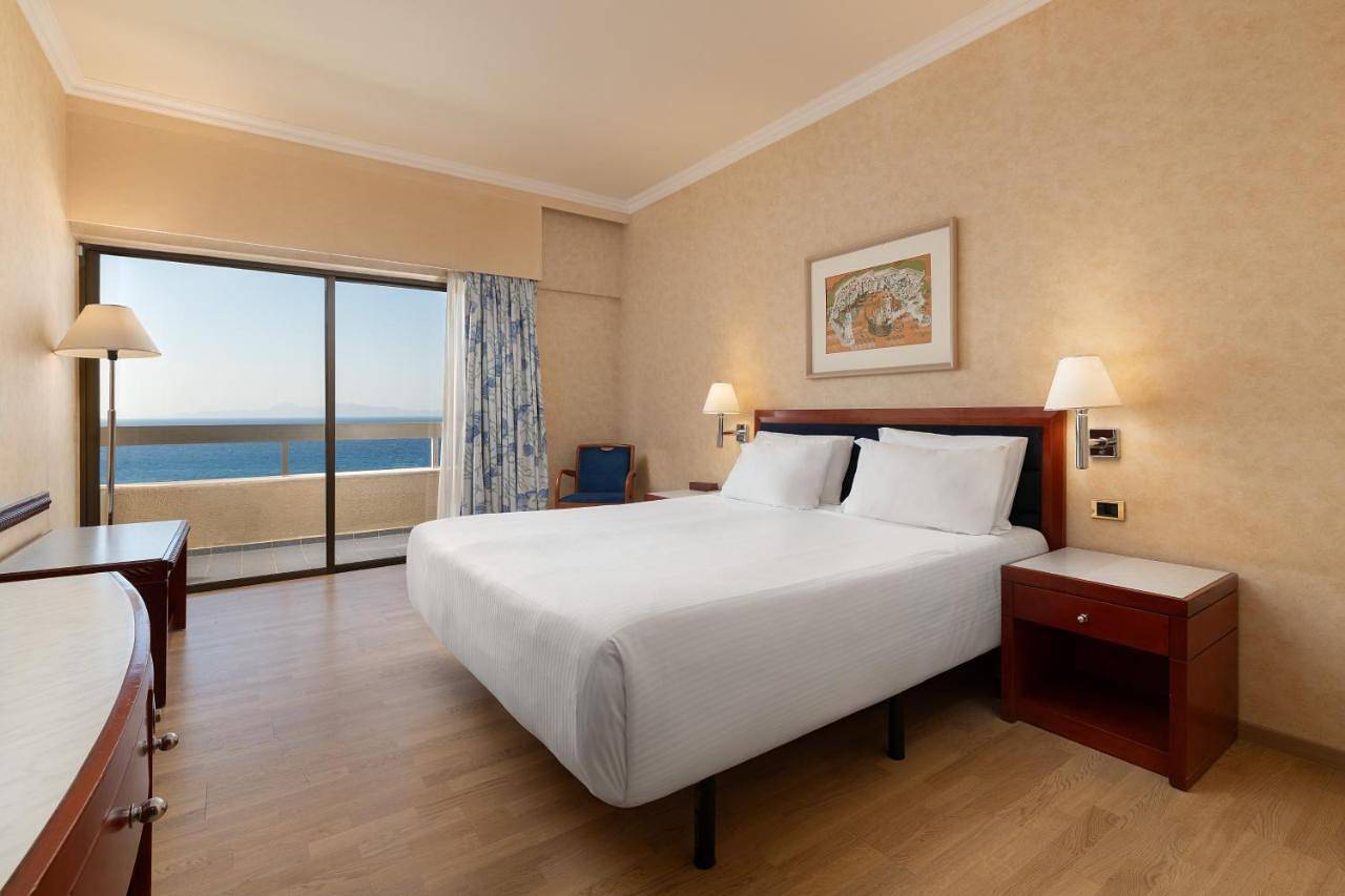 Rodos Palace Hotel in Ixia Beach, Rhodos Stad