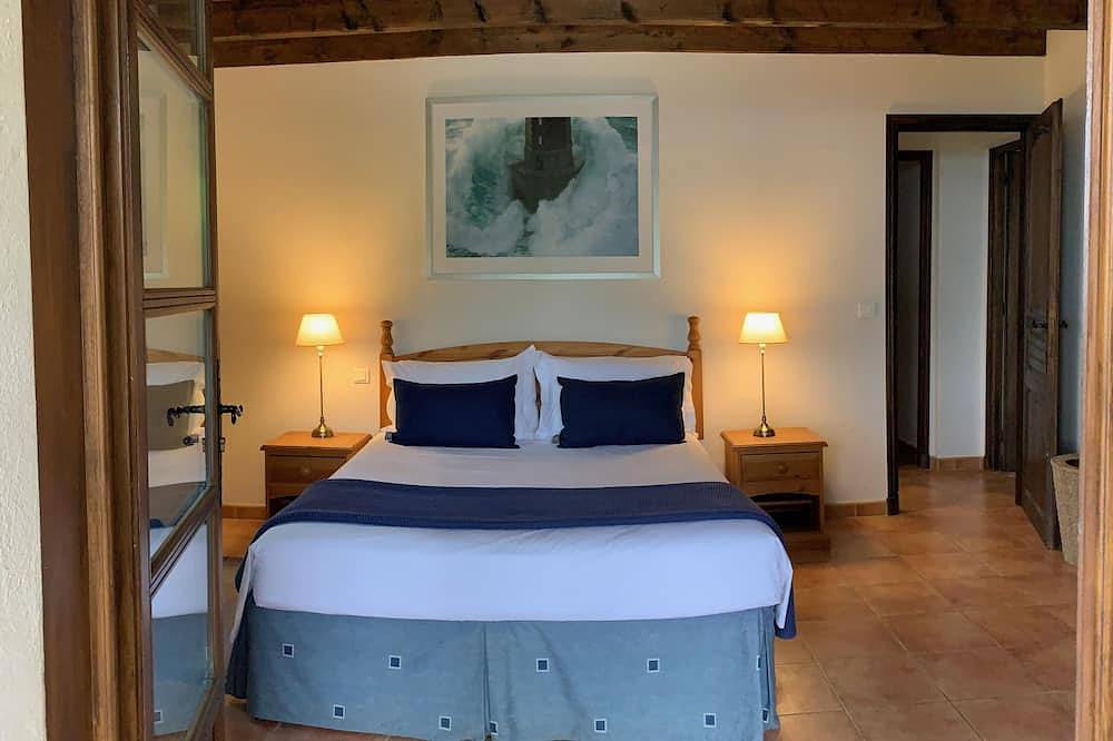 Villa provençale avec vues spectaculaires et piscine privée, pour 6 à 10 personnes in La Garde-Freinet, Côte méditerranéenne (France)