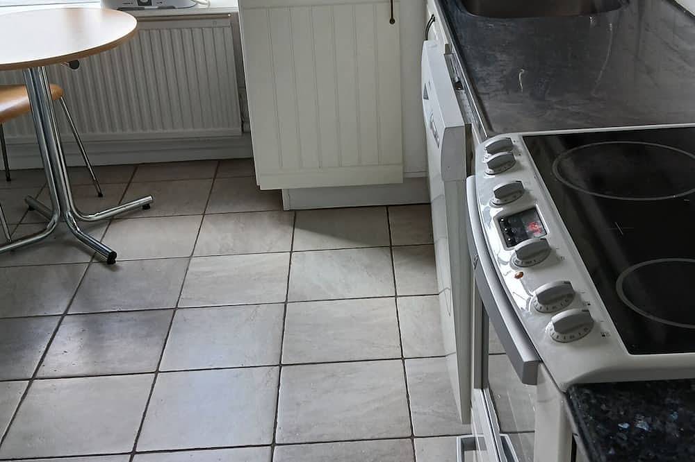 Ganze Wohnung, Härligt Boende med 4 Sovrum med Centralt Placering i Smögen, 300 m Till Bryggan in Smögen