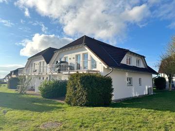 Ferienwohnung für 4 Personen, mit Balkon und Pool sowie Sauna in Sagard