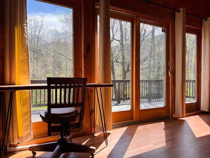 Log cabin for 8 people, with yard in Catskill Mountains