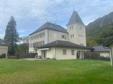 Gîte pour 4 personnes, avec jardin et vue à Virignin