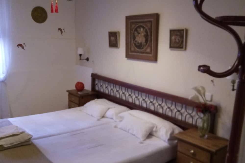 Casa rural (alquiler íntegro) Laguna Herrera para 14 personas in Cuéllar , Provincia de Segovia