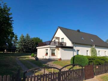 Ferienwohnung für 2 Personen, mit Garten und Ausblick sowie Balkon in Bastorf