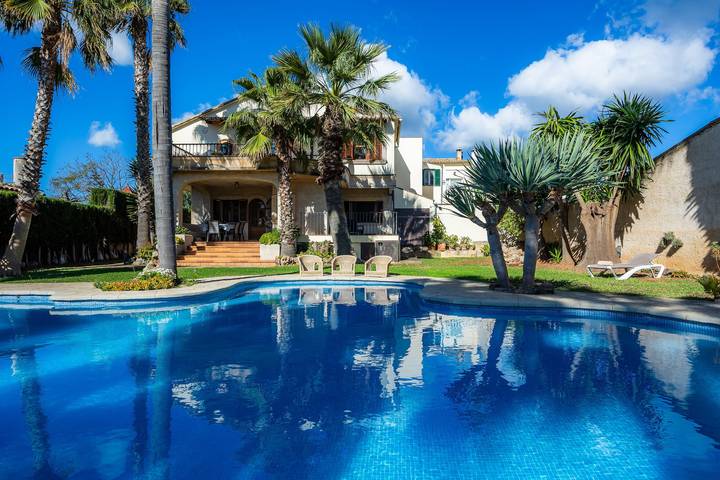 Holiday Home 'Can Gual' with Private Pool, Private Terrace and Wi-Fi in Inca, Majorca Center
