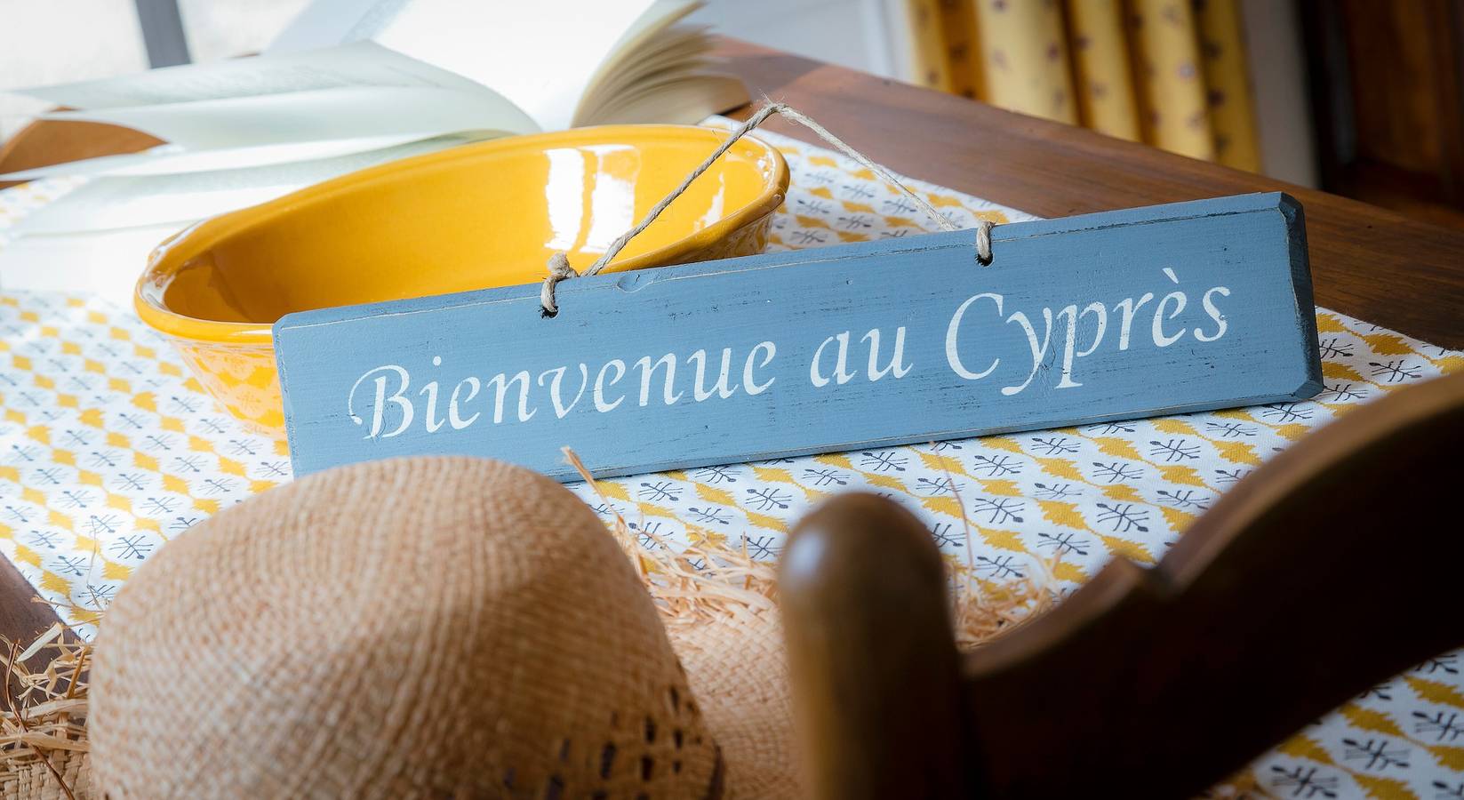 Landelijk huis "Le Cyprès" nabij Mont Ventoux, privé tuin, gedeeld zwembad in Crillon-le-Brave, Parc naturel régional du Mont-Ventoux