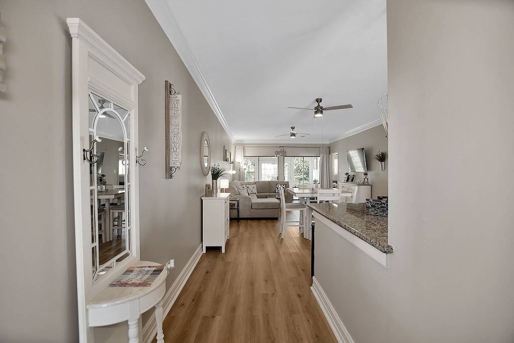 Ganze Wohnung, Upscale Escape on Lake Conroe in April Sound! “On Lake Time” 3-2 on First Floor! in Lake Conroe