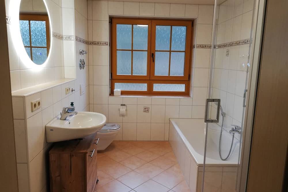 Ganze Wohnung, Ferienwohnung Kuhgeflüster auf dem Bauernhof in Stegen, Südschwarzwald
