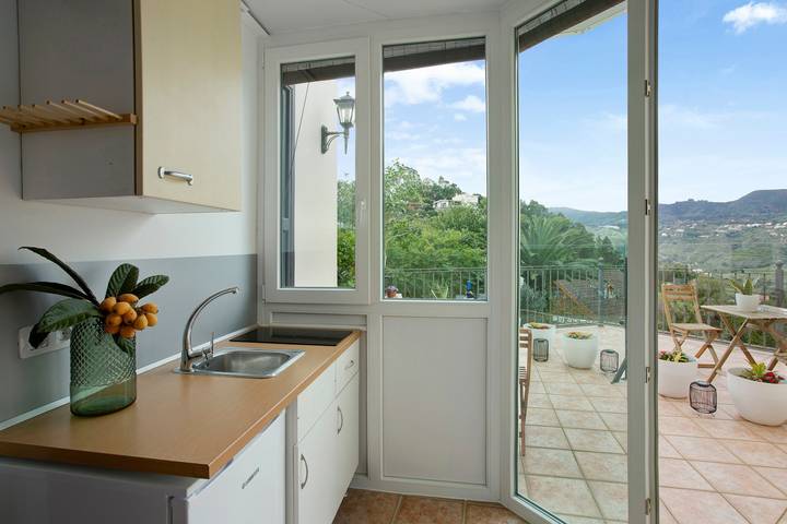Apartamento entero, Apartamento vacacional "Carmelo Y Carmela 3" con vistas a la montaña, terraza privada y Wi-Fi in San José del Álamo, Teror