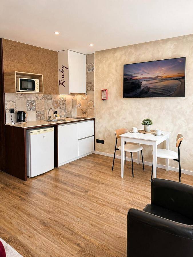 Maison d’hôte pour 2 personnes, avec jardin ainsi que jacuzzi et terrasse à Porto - 3