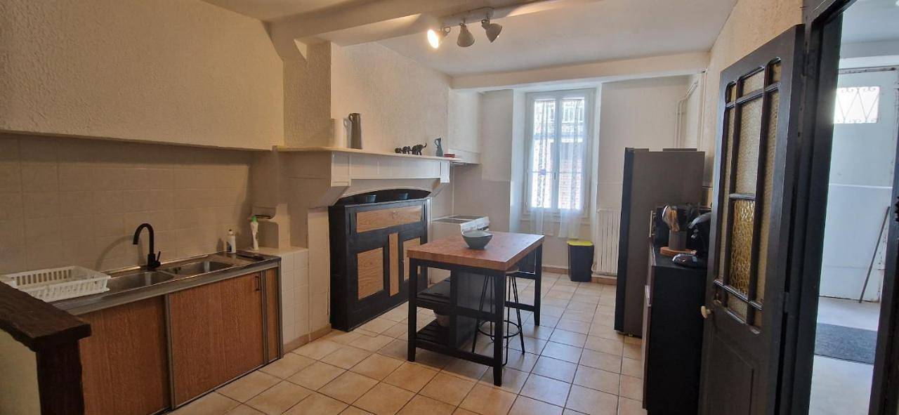 Spacieuse Suite Maison de Ville - 4 Personnes in Oloron-Sainte-Marie, Béarn