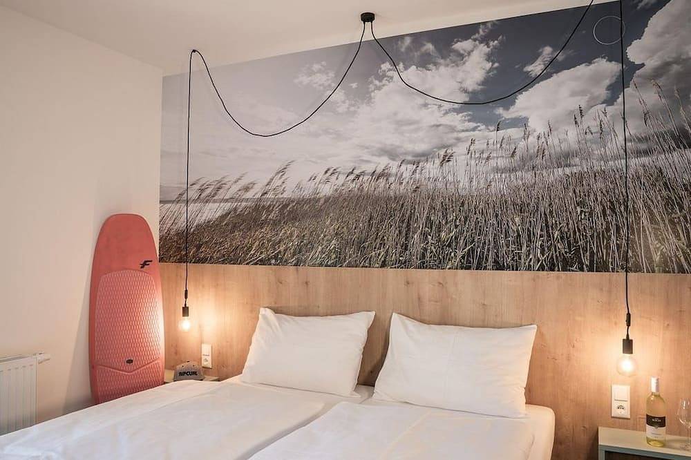 Doppelzimmer, Dusche, Wc - Lakeside77 Hotel in Marktgemeinde Podersdorf am See, Neusiedlersee-Hügelland