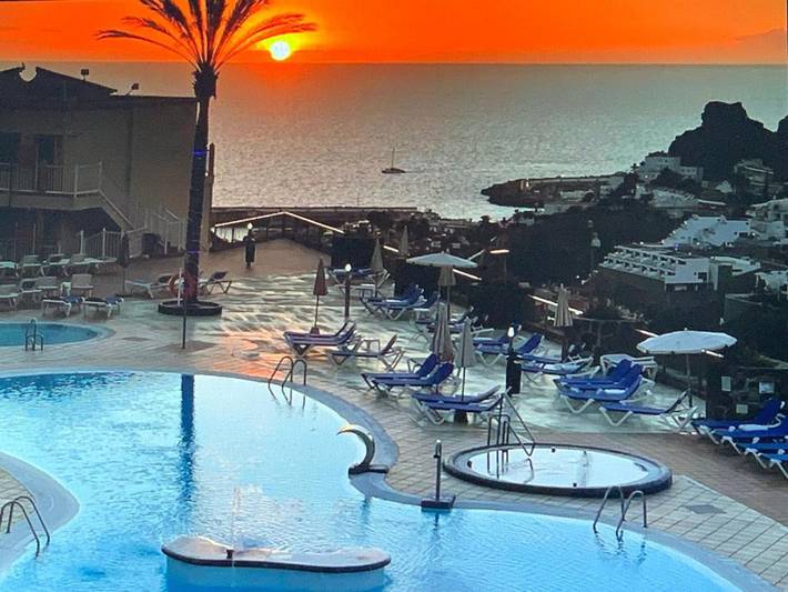 Apartamento para 2 personas, con piscina y piscina para niños además de jardín y jacuzzi en Puerto Rico (Gran Canaria)