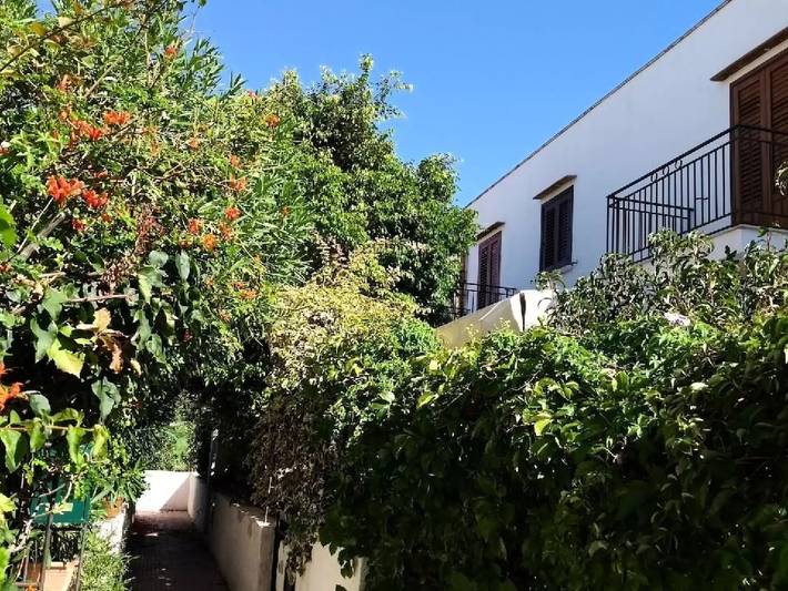 Casa vacanza per 5 persone, con giardino a Macari