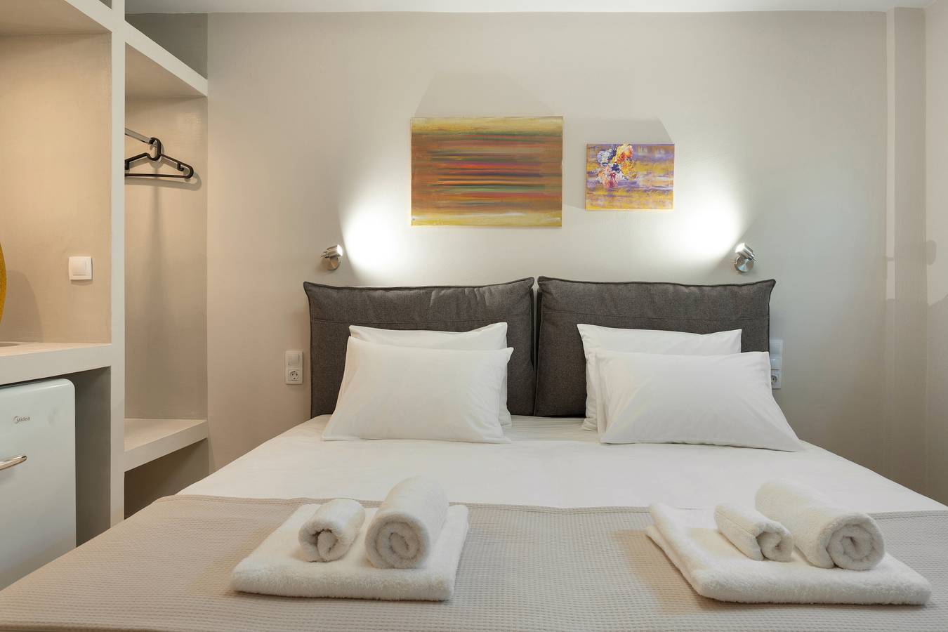 Room 'Lower Level 6' with Shared Terrace, Wi-Fi and Air Conditioning in Artemida, East coast of the Attika region