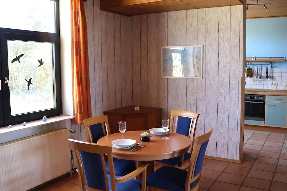 Ganze Wohnung, Wunderschöne ruhig gelegene Ferienwohnung in Dunum in Dunum, Landkreis Wittmund