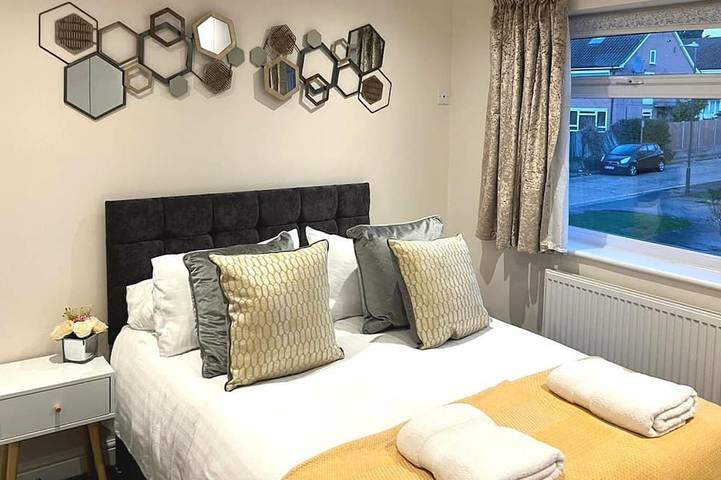 Apartment for 7 people, with pets in Harrow