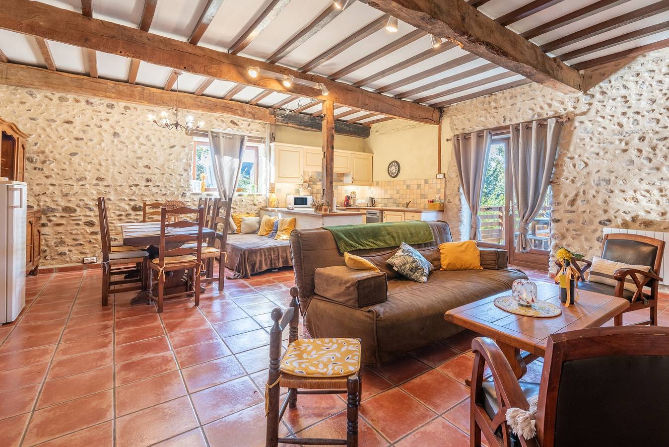 Vakantiehuis 'Tomettes' met Uitzicht op de Bergen, Wi-Fi en Airconditioning in Peyraube, Hautes-Pyreneeën