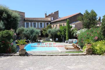 Gîte pour 8 personnes, avec terrasse ainsi que jardin et piscine à Lançon-Provence