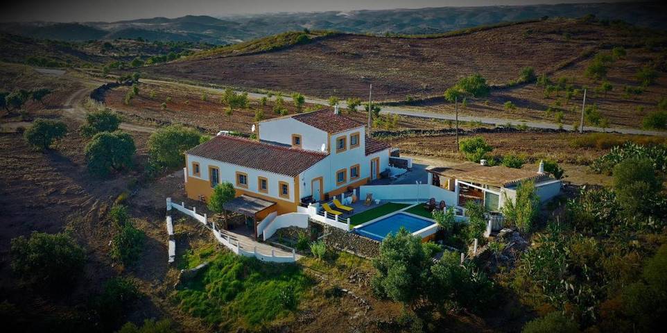 Gîte pour 2 personnes, avec Terrasse et Jardin ainsi que Piscine et Vue dans Odeleite - 2