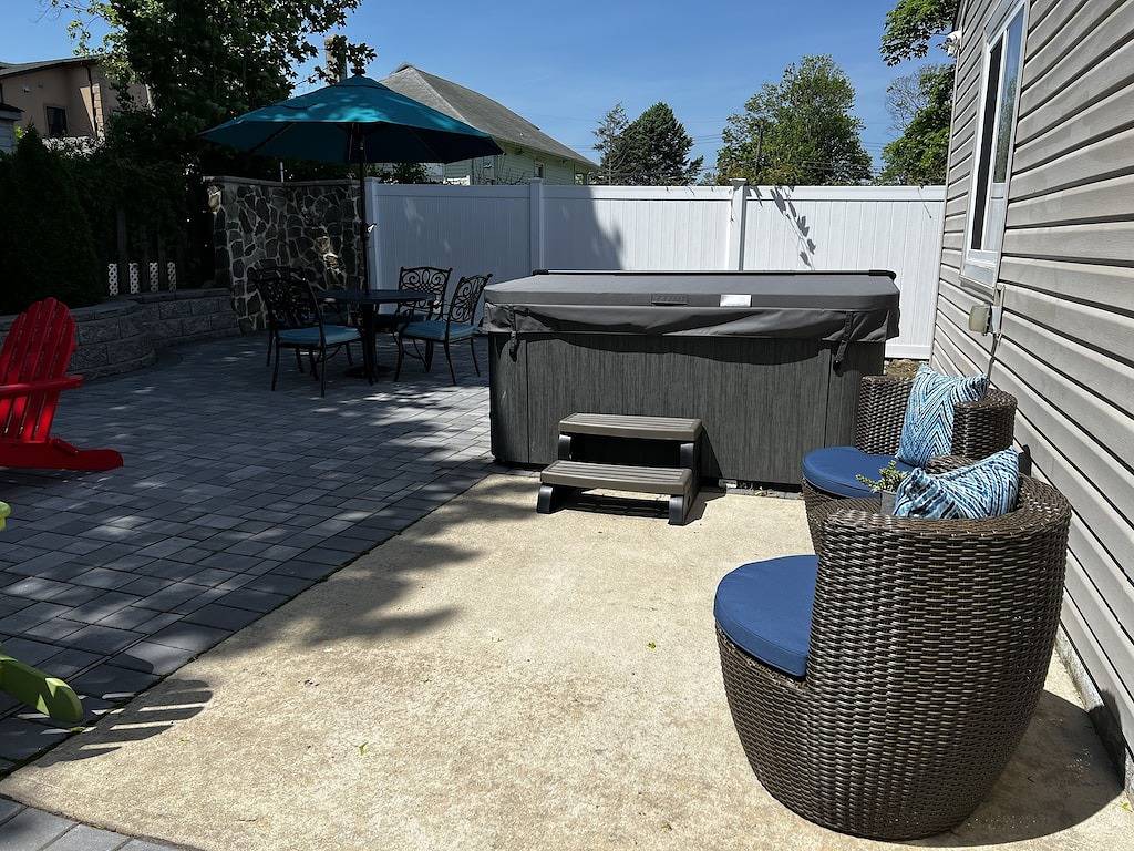 Beautiful home close to the beach with hot tub in Long Branch, Monmouth County