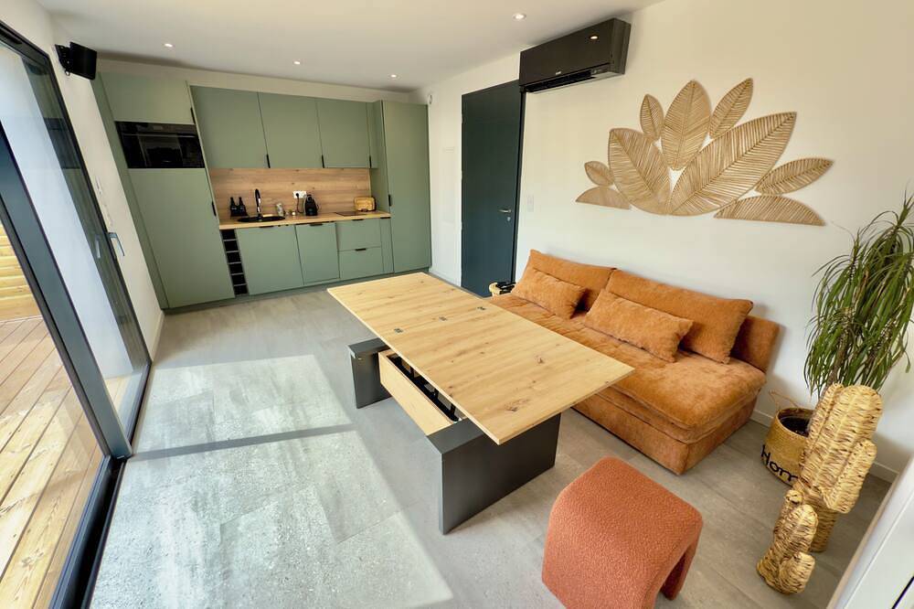 State-of-the-art lodge with private whirlpool, Ac and high-speed wifi. in Boucau, Region de Bayona