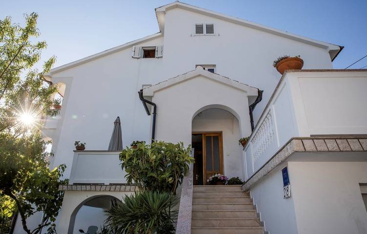 Ferienwohnung für 3 Personen, mit Balkon/Terrasse in Banjol - 3