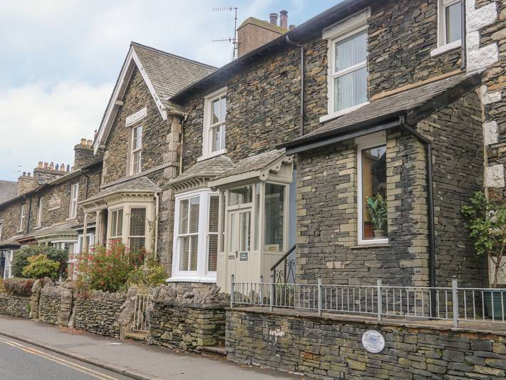 Log cabin for 4 people, with garden in Windermere