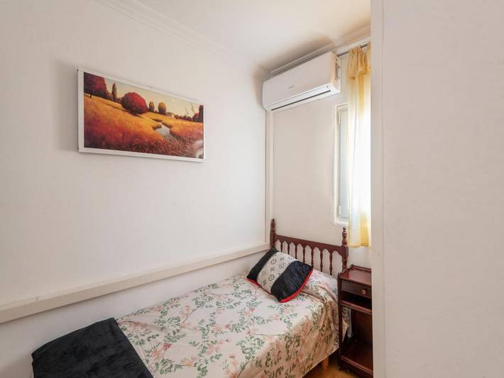 Holiday Home 'Apartamento Madrid Norte' with Shared Terrace, Wi-Fi and Air Conditioning in San Sebastián de los Reyes, Área Metropolitana de Madrid