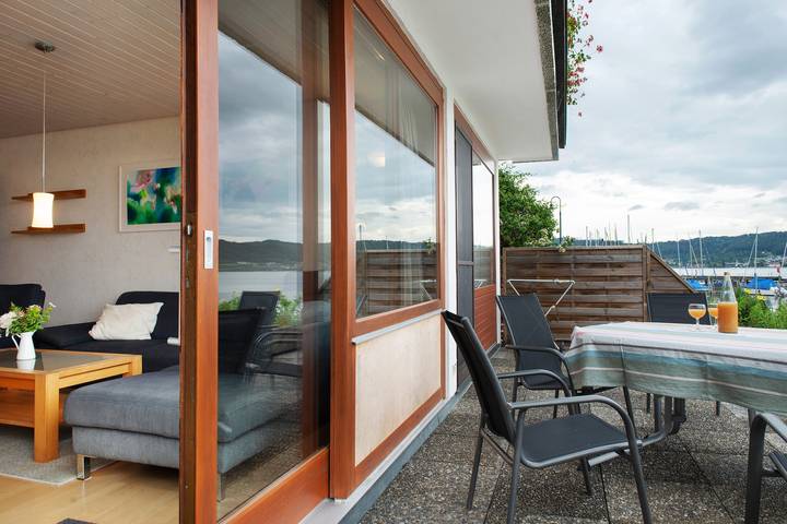 Ganze Wohnung, Fewo '1, 70qm' direkt am See mit großer Terrasse in Bodman-Ludwigshafen, Obersee (Bodensee)