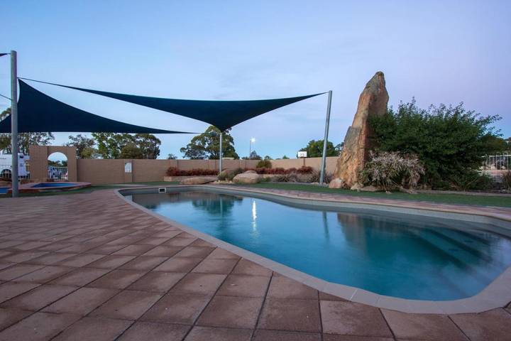 Bungalow für 4 Personen, mit Garten und Pool, mit Haustier in Victoria