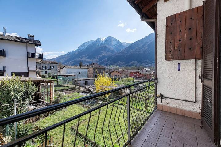 Appartamento per 4 persone, con balcone in Provincia di Lecco