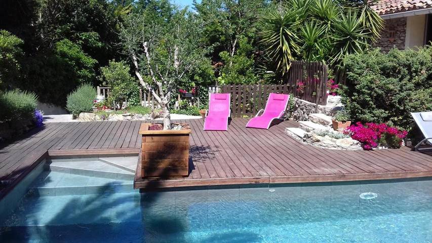 Location de vacances pour 8 personnes, avec Terrasse ainsi que Jardin et Piscine à Marcorignan
