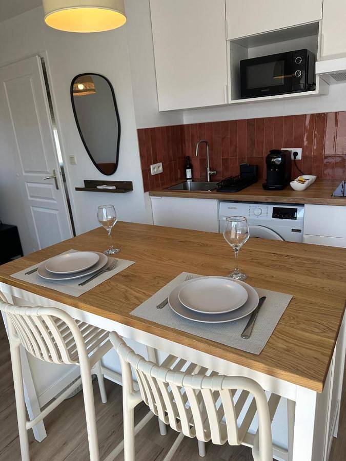 Appartement entier, Suite Ô Maé - Climatisé proche Village Outlet - Aéroport in La Verpillière, Région de La Tour-du-Pin