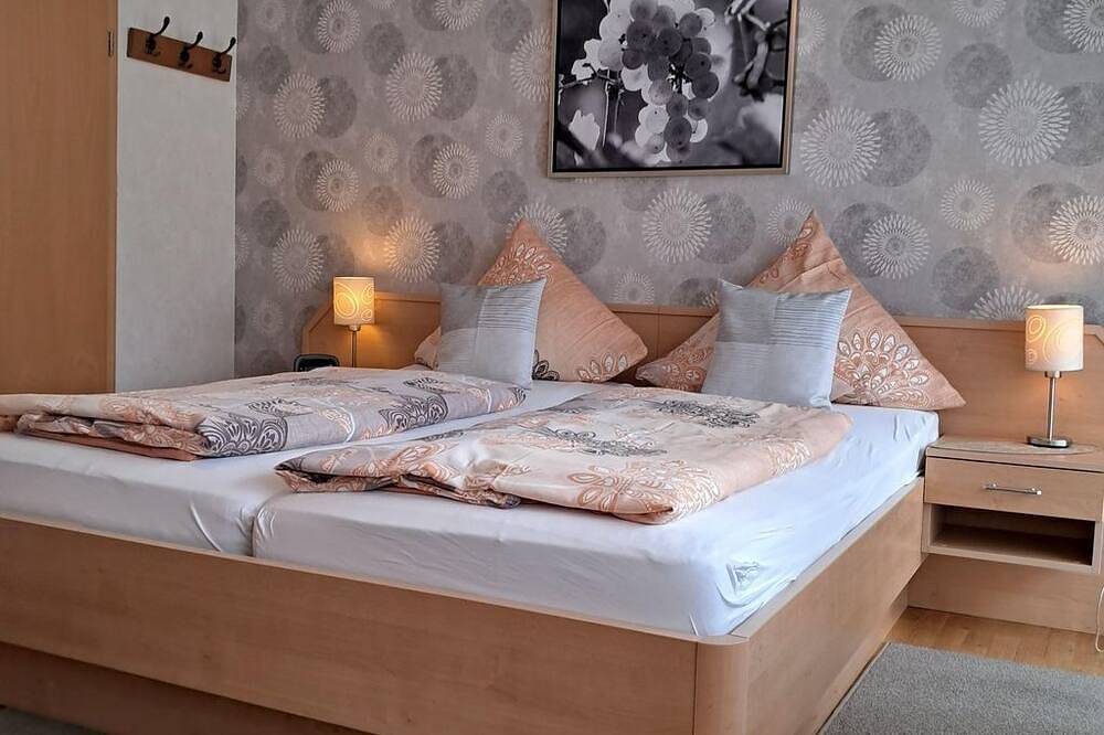 Double room shower/Wc - Wine and guest house Lentes in Trittenheim, Moseleifel