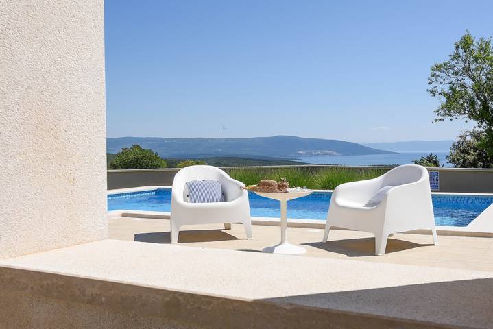 Villa für 6 Personen, mit Pool und Terrasse sowie Garten - 1