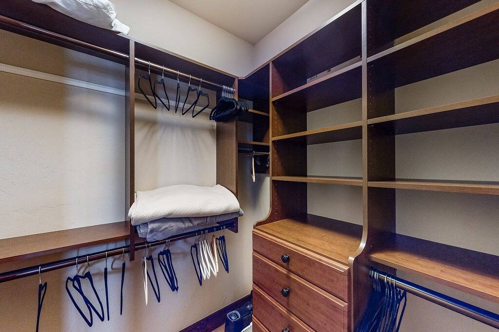 Ganze Wohnung, Warm & comfortable mountain condo in ski-in/out complex with balcony in Mountain Village, Telluride Ski Resort